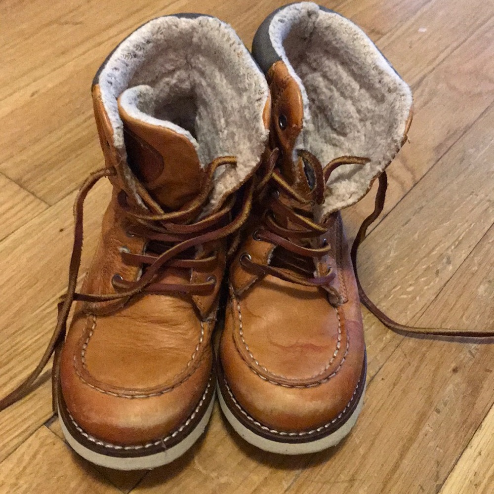 Boys shoes